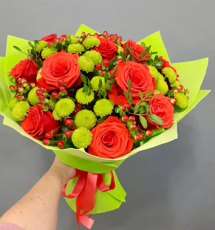 Букет цветов из: Хризантемы и Розы в Питкяранте