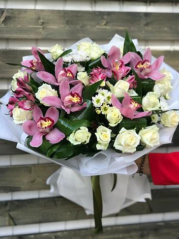 Букет цветов из: Розы и Хризантемы в Питкяранте