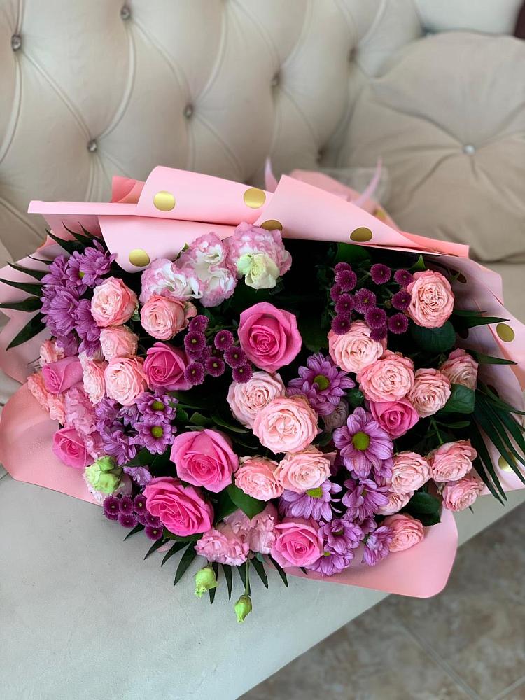 Букет цветов из: Хризантемы, Розы и Лизиантусы в Питкяранте