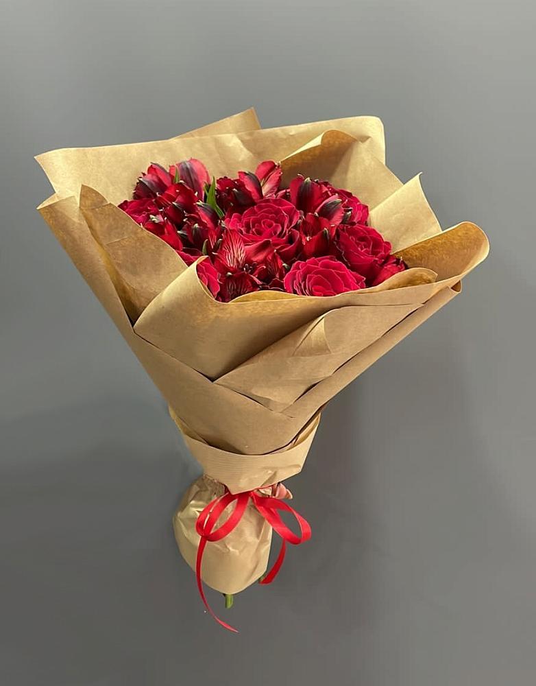 Букет цветов из: Альстромерии и Розы в Питкяранте