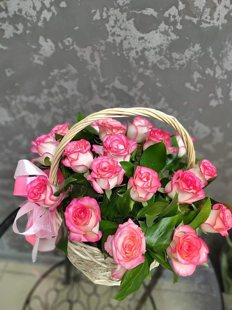 Цветочная композиция из Розы в корзине в Питкяранте
