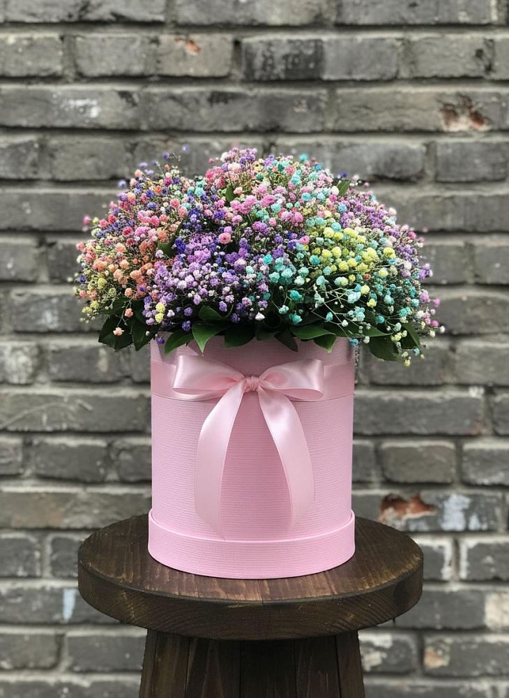Цветочная композиция из Гипсофила и Розы в шляпной коробке в Питкяранте