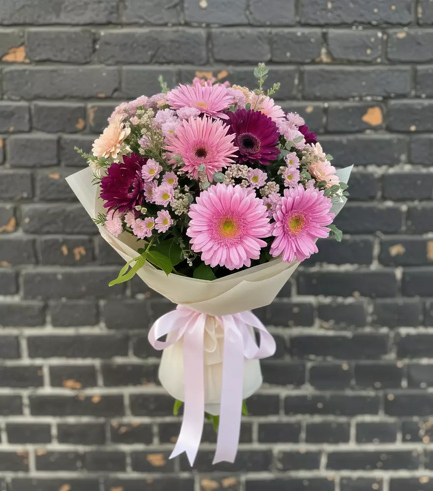 Букет цветов из: Герберы и Хризантемы в Питкяранте