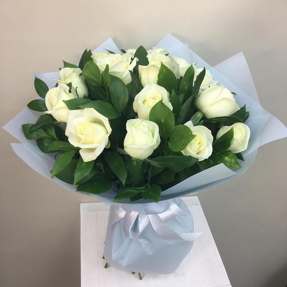 Букет 15 Белых роз Проуд в Питкяранте