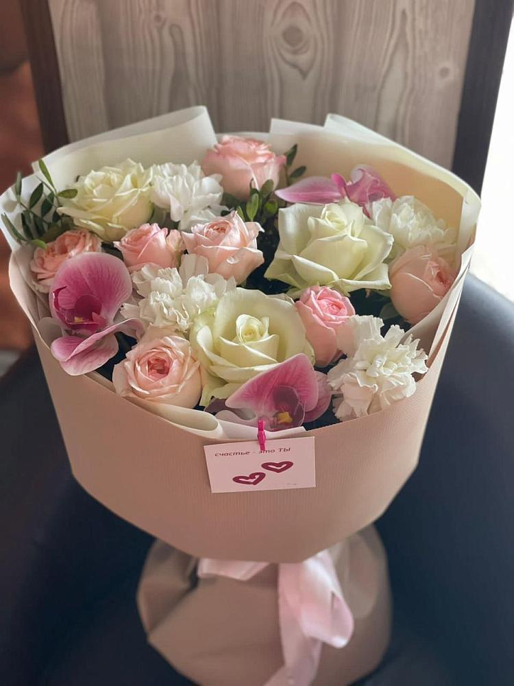 Букет цветов из: Орхидеи, Розы и Гвоздики в Питкяранте