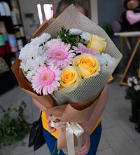 Букет цветов из:  Герберы, Розы и Хризантемы в Питкяранте