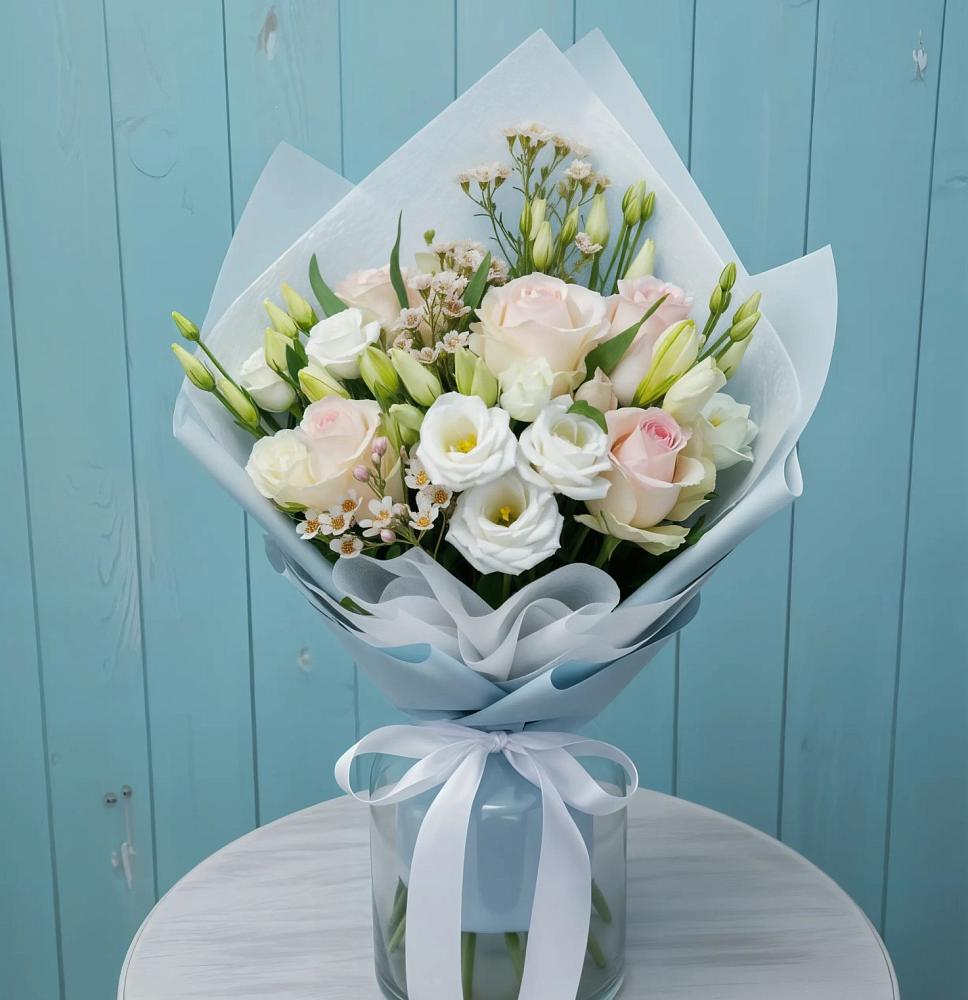 Букет цветов из: Розы и Лизиантусы в Питкяранте