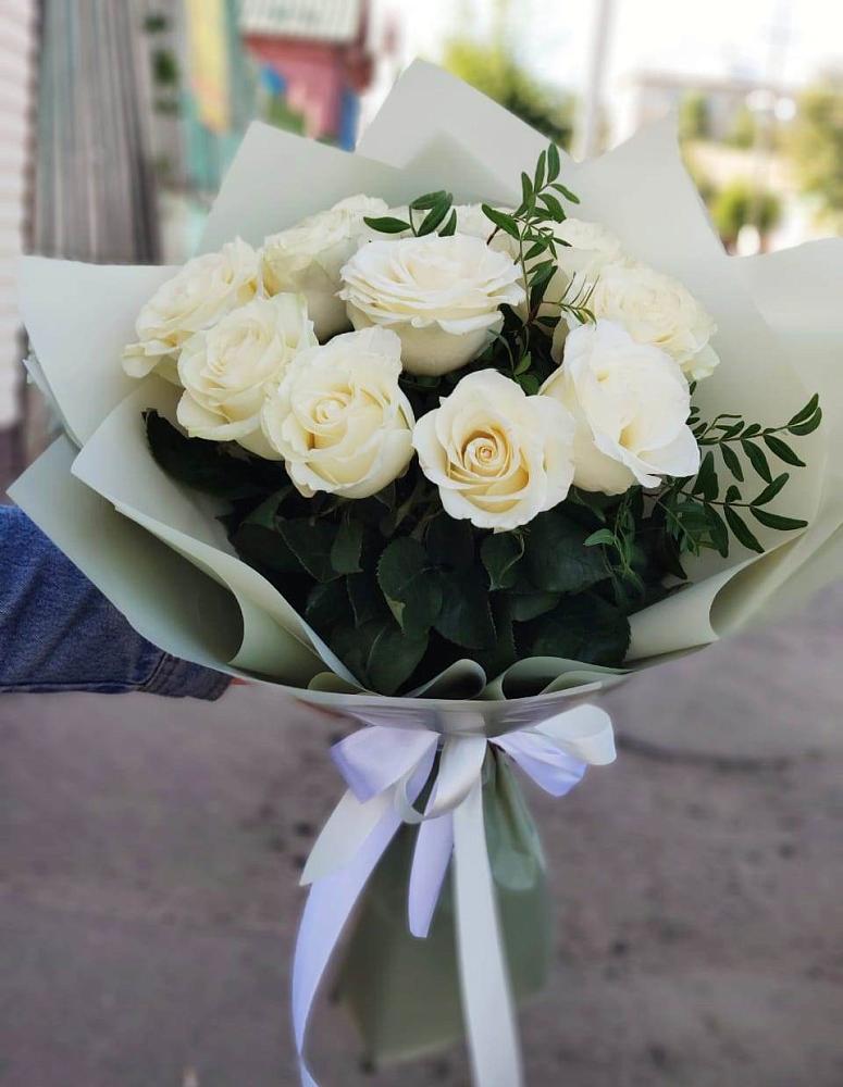 Букет Белые розы Проуд в Питкяранте