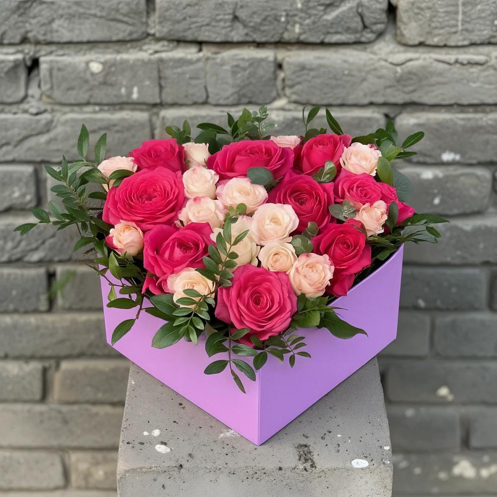 Цветочная композиция из Розы в коробке в Питкяранте