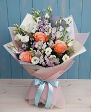 Букет цветов из:  Лизиантусы, Розы, Альстромерии и Гипсофила в Питкяранте