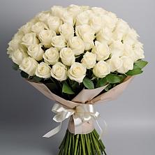 Букет 101 беля роза Белоснежка в Питкяранте