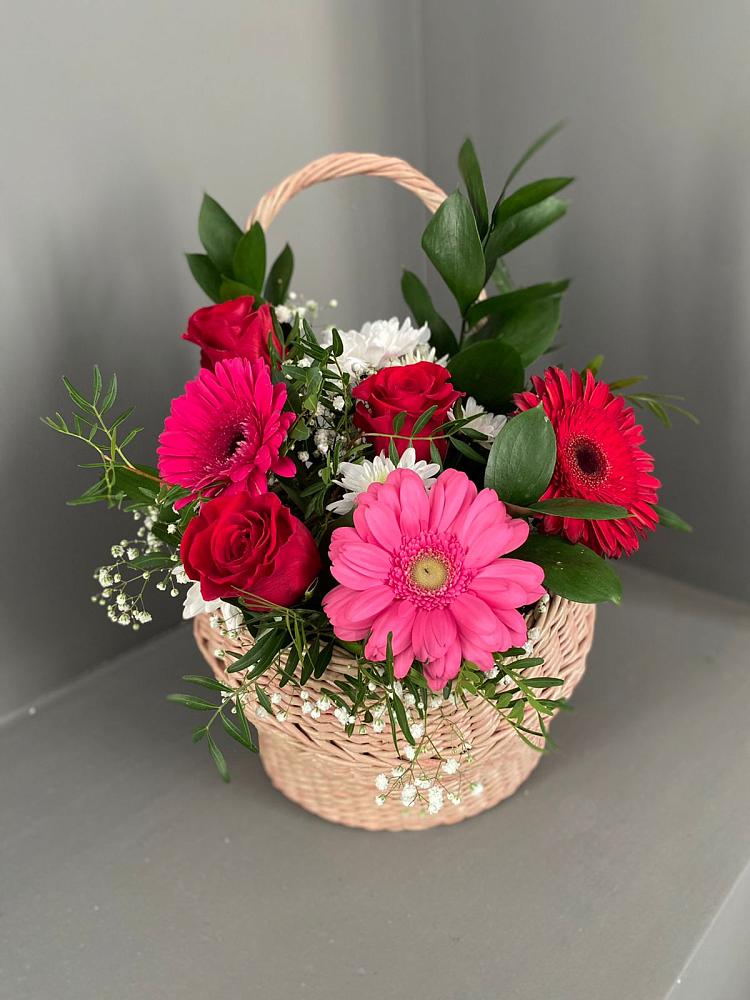 Цветочная композиция из Розы, Хризантемы и Герберы в корзине в Питкяранте