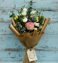 Букет цветов из:  Розы и Лизиантусы в Питкяранте