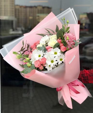 Букет цветов из: Розы, Лизиантусы и Хризантемы в Питкяранте