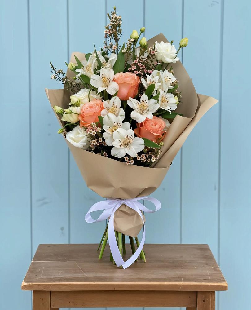 Букет цветов из: Альстромерии, Лизиантусы, Розы и Хризантемы в Питкяранте