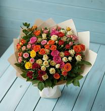 Букет Микс из разноцветных кустовых роз в Питкяранте