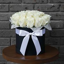 Цветочная композиция из Розы в шляпной коробке в Питкяранте