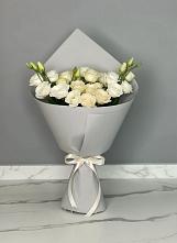 Букет цветов из:  Розы и Лизиантусы в Питкяранте